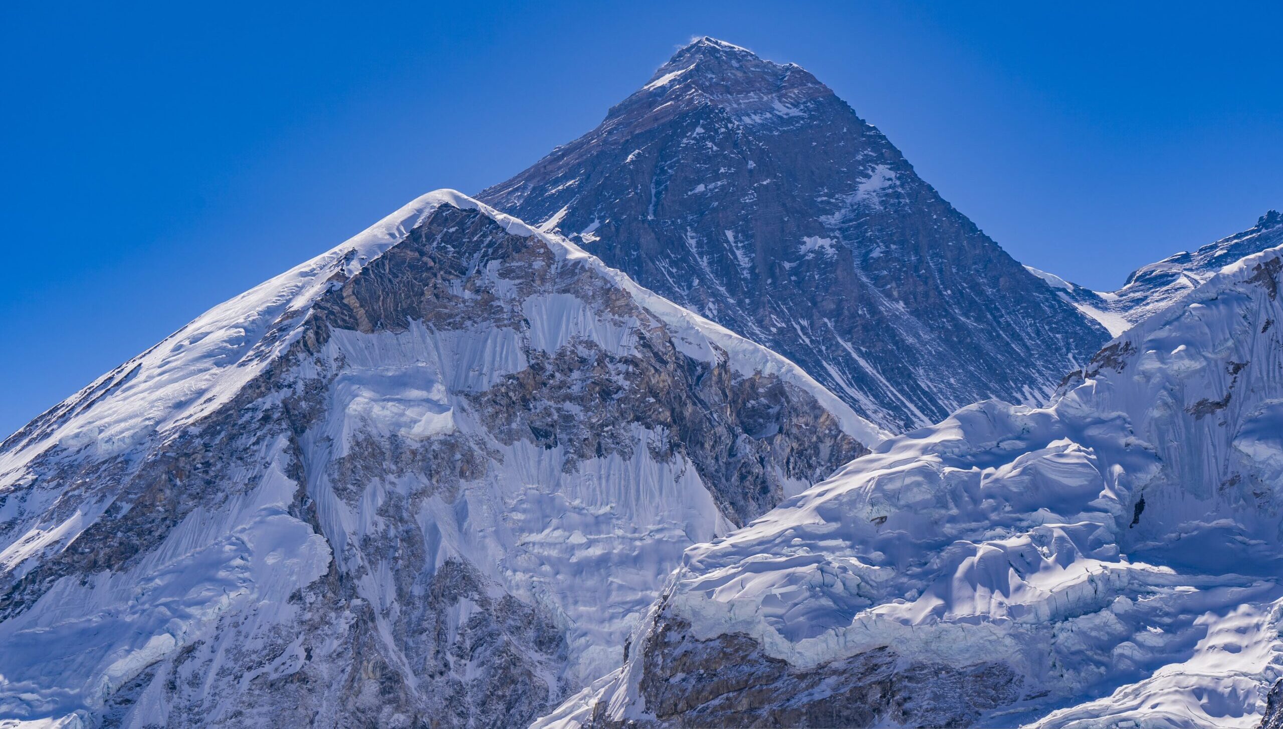 Pros and cons of Everest Base Camp trek