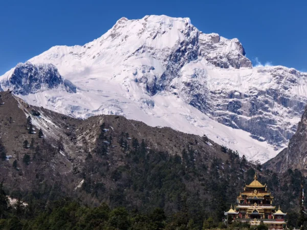 manaslu circuit trek difficulty