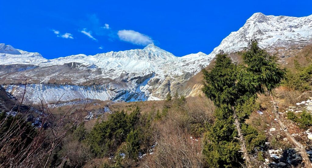 manaslu circuit trek